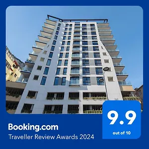 Brand New Luxury 1 Bed 2 Bath - & Pool Apartment Gibraltar